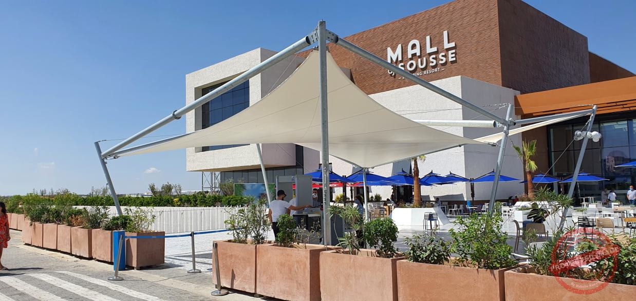 Voiles d&rsquo;ombrage pour centres commerciaux