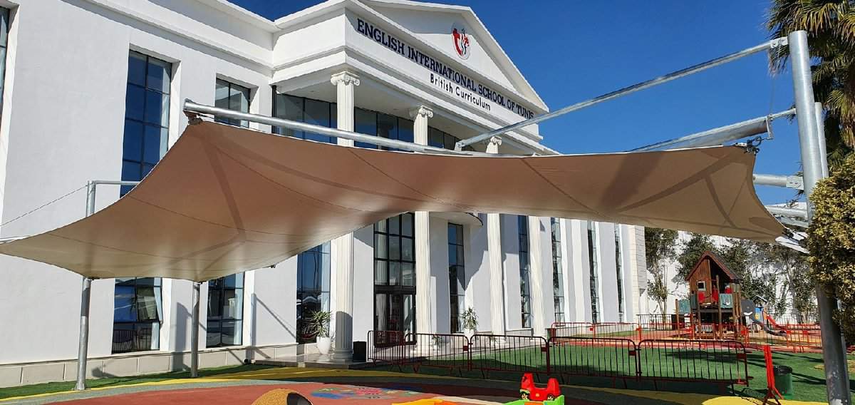 Toile tendue ecole internationale